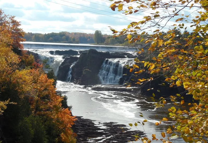 Thumbnail-For-Les Chutes-de-la-Chaudière-By-Money911