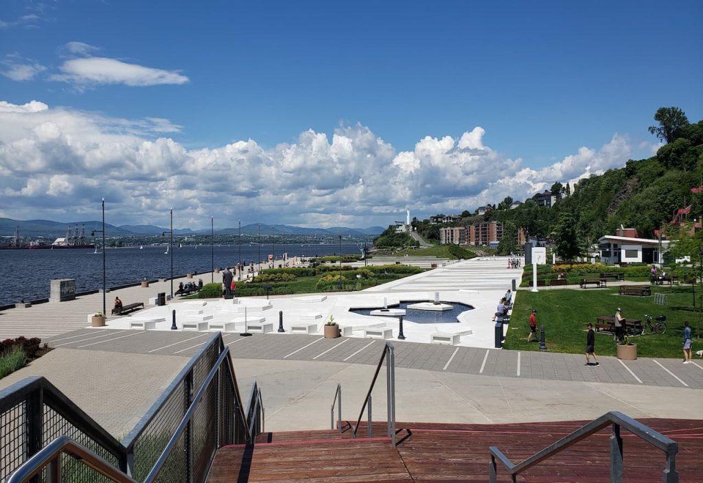 Thumbnail-For-Quai Paquet-Square-By-Money911