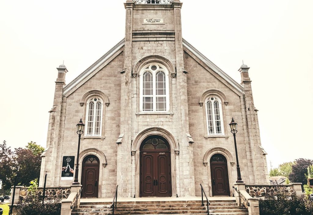 Thumbnail-For-Église Sainte-Trinité-Quebec-City-By-Money 911