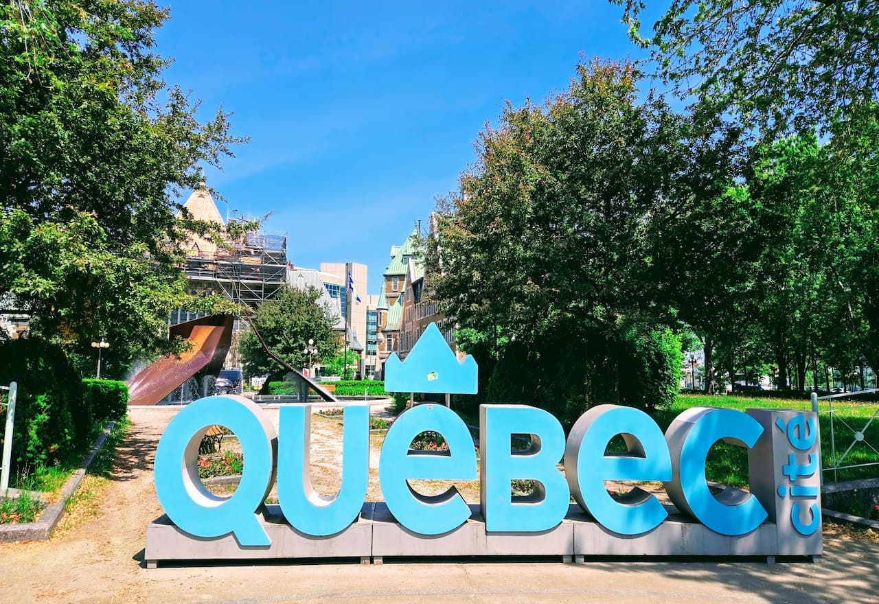 Thumbnail-For-Quebec Cite Sign-Place Jean-Pelletier-For-Money 911